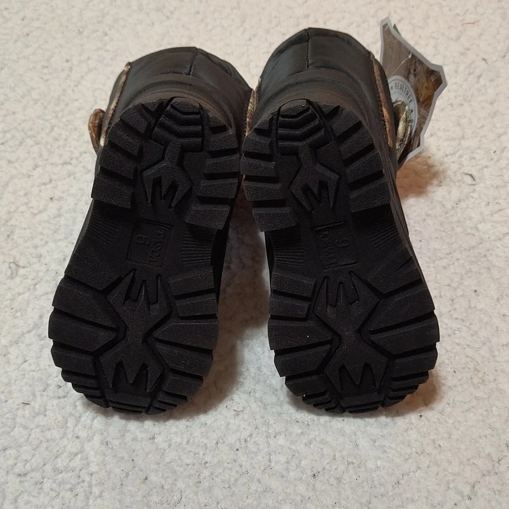 NWT Child's Camo/Black Itasca Snow Cat Winter Boots Size 6T